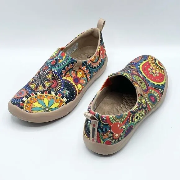UIN Fashion Floral Painted Canvas Art slip on loafers - Women’s 6