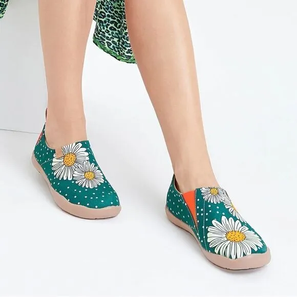 UIN Women's Fashion Floral Canvas Slip-On Ladies Travel Shoes (Starnight Daisy)