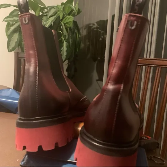 UNGARO Wingtip Leather Chelsea Lug Boots 10.5