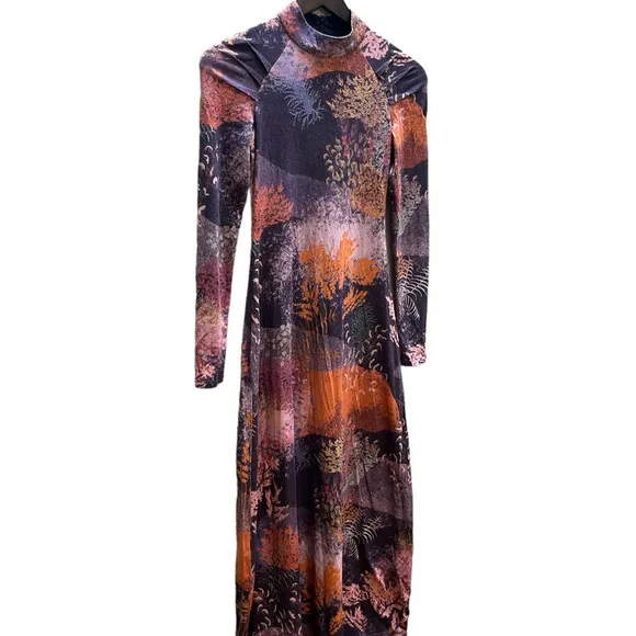 Untitled in MotionSpeculus Maxi size XS