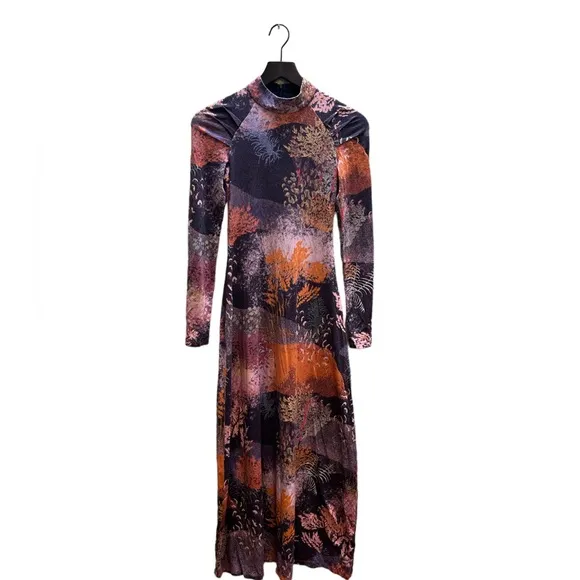 Untitled in MotionSpeculus Maxi size XS