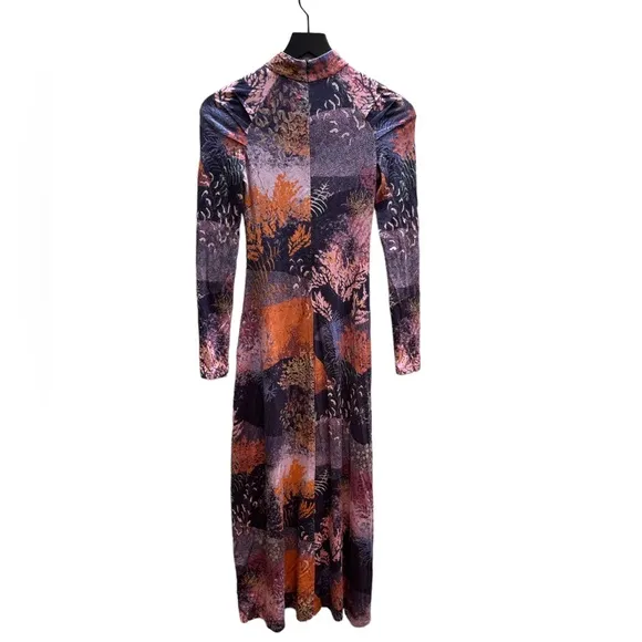 Untitled in MotionSpeculus Maxi size XS