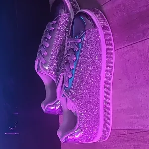 UUBARIS Women's Glitter Tennis Sneakers Neon Dressy Sparkly Sneakers