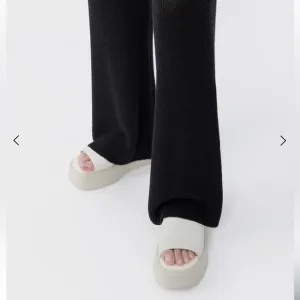 Vagabond Courtney leather sandals in off white