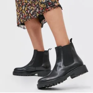 VAGABOND Kenova Lug Chelsea leather Boots US 7