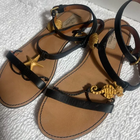 Valentino black leather sandals with gold starfish and seahorse detail size 37