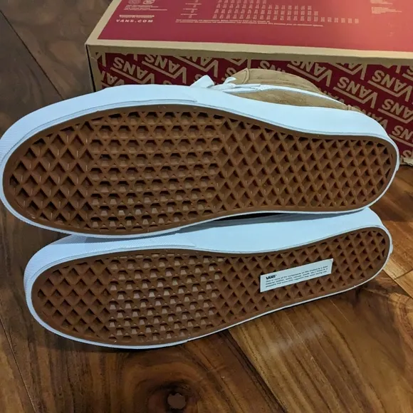VANS SK8-HI PIG SUEDE ECO DRY SKATE SNEAKERS MENS 9.5 WOMENS 11 NWT ❤️