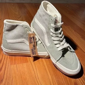 Vans Sk8 -hi VRS Sneakers. NEW