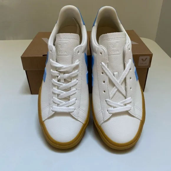 Veja Campo Leather Sneaker Extra White/Aqua/Natural Gum Sole 39EU/8US New in Box