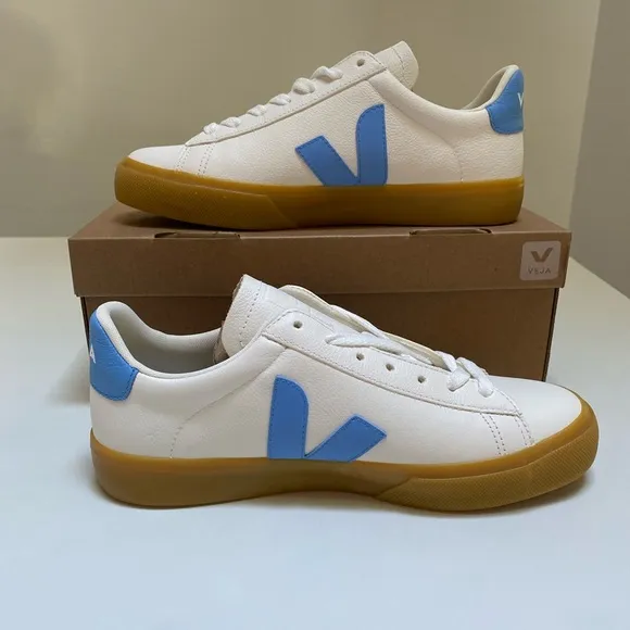 Veja Campo Leather Sneaker Extra White/Aqua/Natural Gum Sole 39EU/8US New in Box