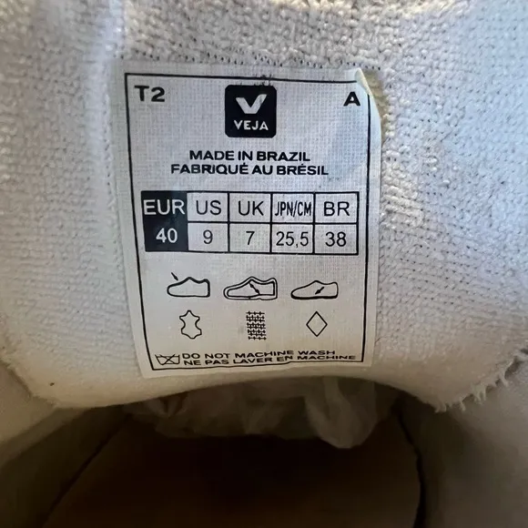 VEJA ESPLAR’ LACE UP LEATHER SNEAKERS  Size 9
