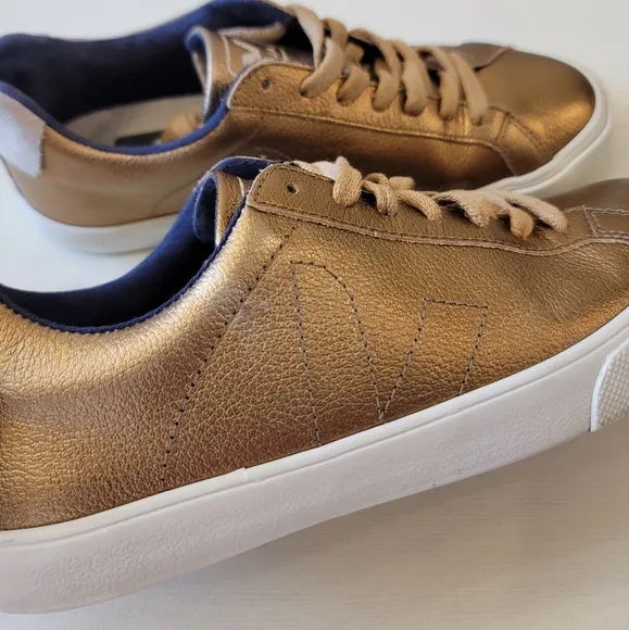 Veja Esplar Low Sneakers in Metallic Bronze