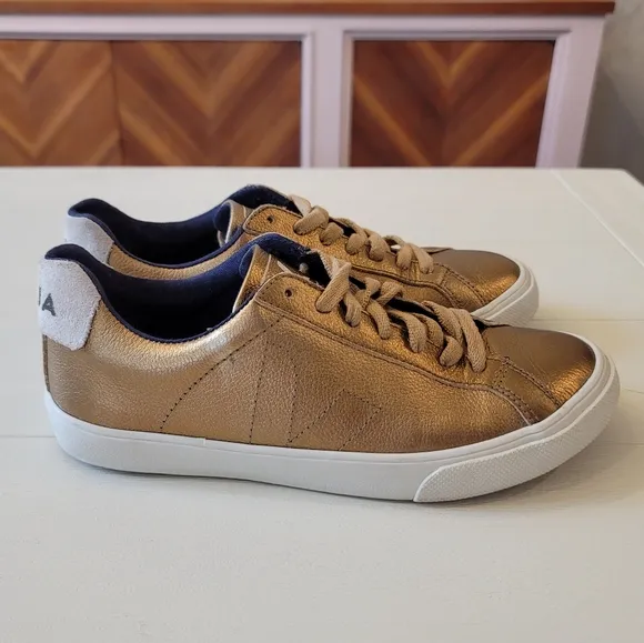 Veja Esplar Low Sneakers in Metallic Bronze