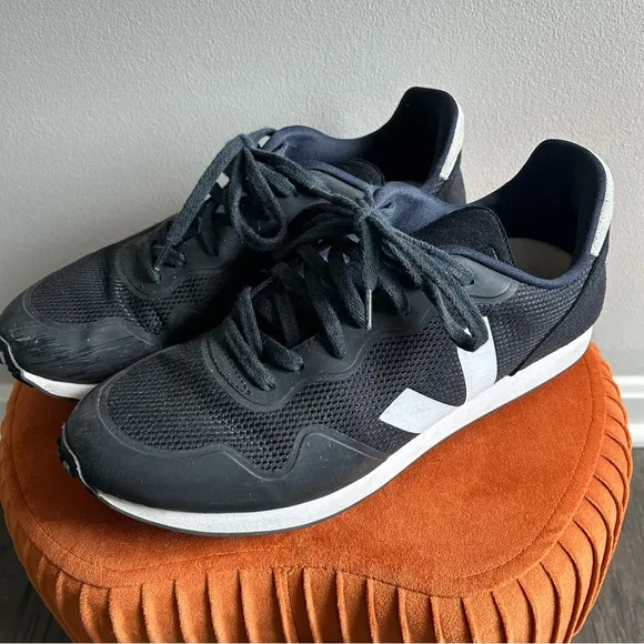 Veja Men’s Black B-Mesh Sneakers | Size 11.5 | Minimalist Eco Streetwear