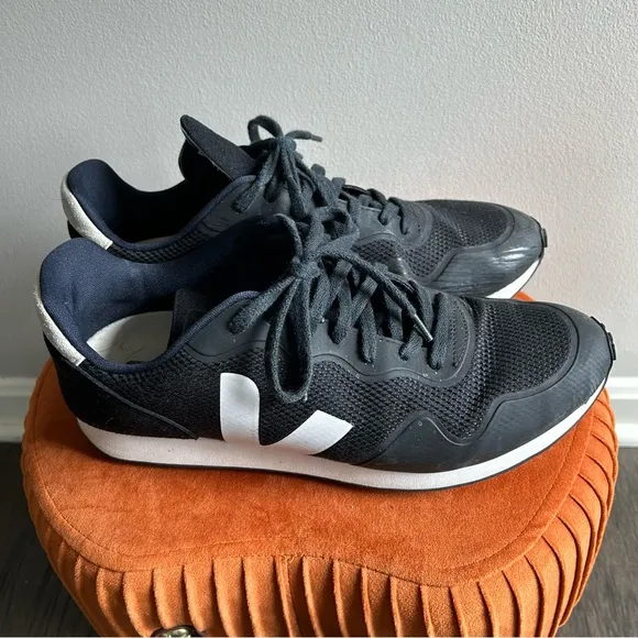 Veja Men’s Black B-Mesh Sneakers | Size 11.5 | Minimalist Eco Streetwear