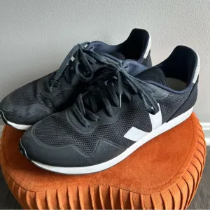 Veja Men’s Black B-Mesh Sneakers | Size 11.5 | Minimalist Eco Streetwear