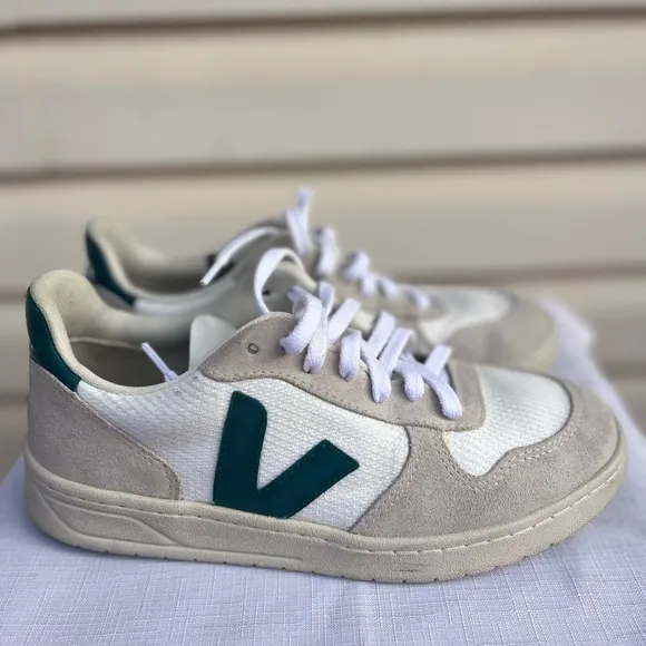 Veja off white low top colorblock of suede and leather,V logo,rubber outsole, 7