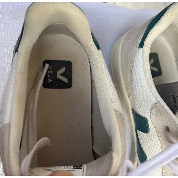 Veja off white low top colorblock of suede and leather,V logo,rubber outsole, 7