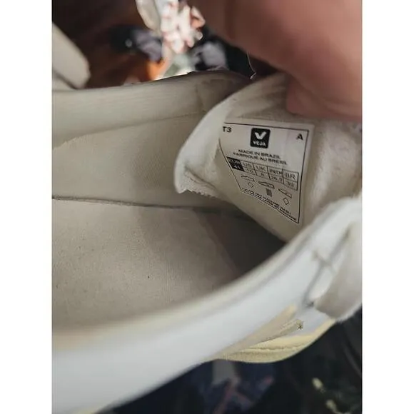 Veja Women's URCA CWL White Butter V10 Low Top Sneakers Size US 10
