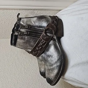 Very Volatile Yokel Boots