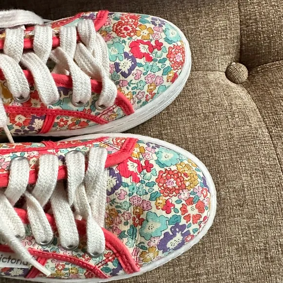 Victoria Barcelona Liberty Floral Print Platform Sneakers sz: 4