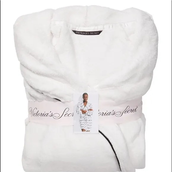 Victoria’s Secret Med/Lg White Hooded Cozy Robe &amp; Heart Sherpa Slides