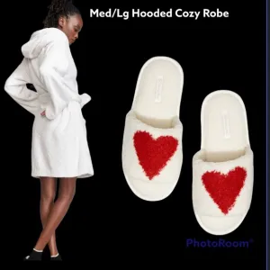 Victoria’s Secret Med/Lg White Hooded Cozy Robe &amp; Heart Sherpa Slides