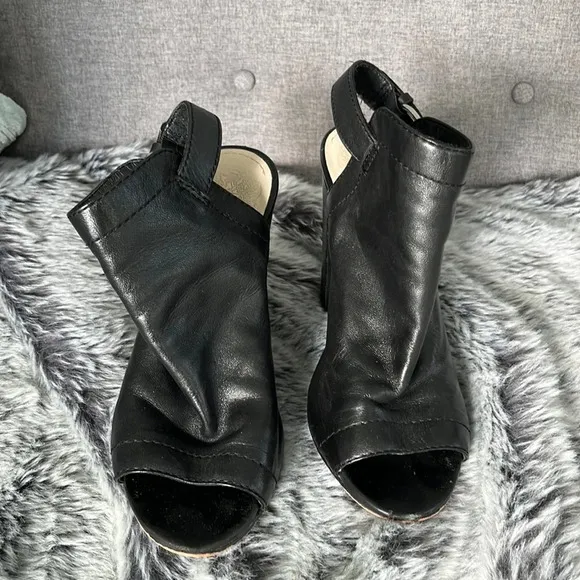 Vince Camuto Black Soft Leather High Heel Sandals 5