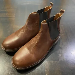 Vince Camuto Boys Chelsea Boots  Size 5 1/2
