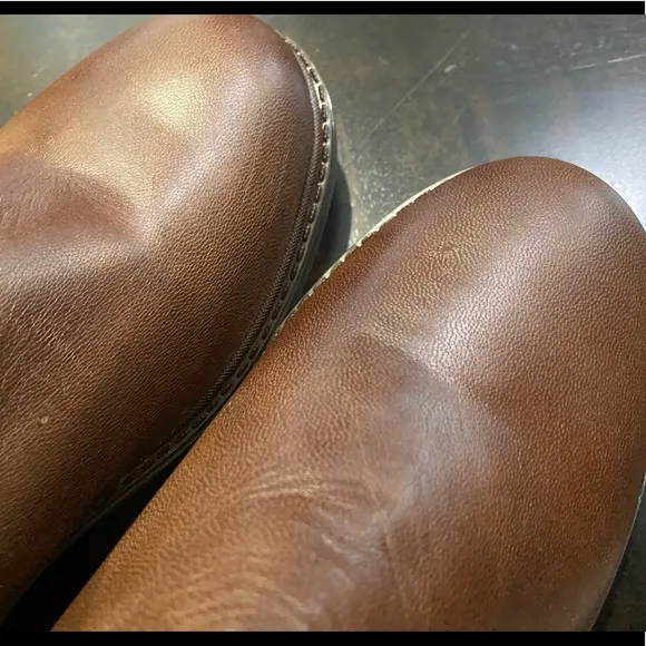 Vince Camuto Boys Chelsea Boots  Size 5 1/2