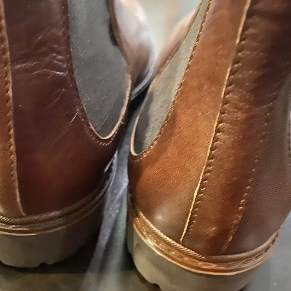 Vince Camuto Boys Chelsea Boots  Size 5 1/2