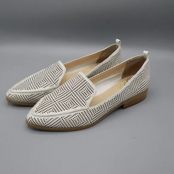 Vince Camuto Flat Loafers Womens 8 White Career Polished Perforated Classic Twee