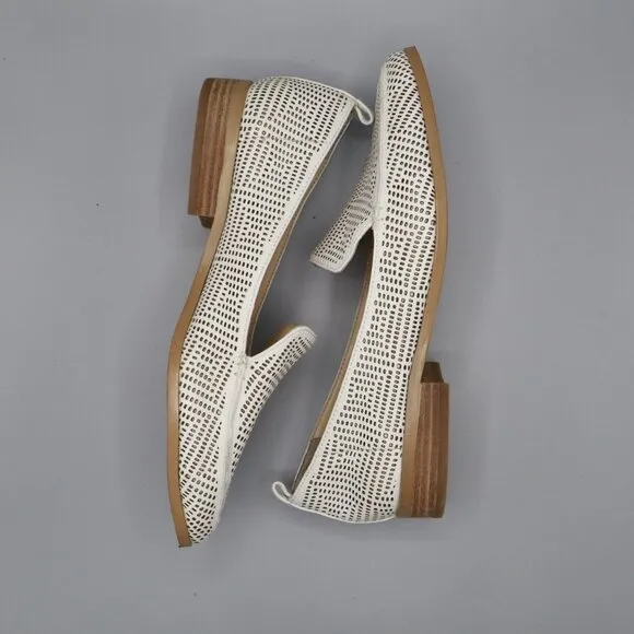 Vince Camuto Flat Loafers Womens 8 White Career Polished Perforated Classic Twee