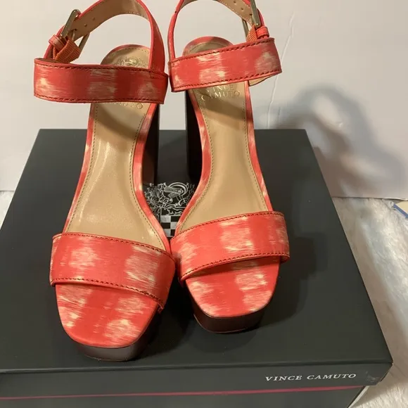 Vince Camuto Sandals size 8