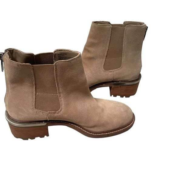 Vince Camuto Suede Chelsea Boots Kelivena