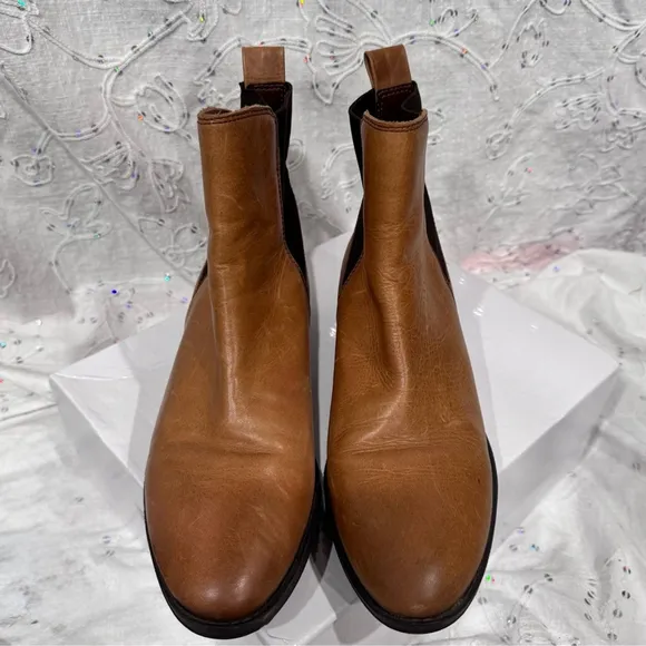 Vince Camuto Tan Brown Leather Chelsea Boots Size 8.5