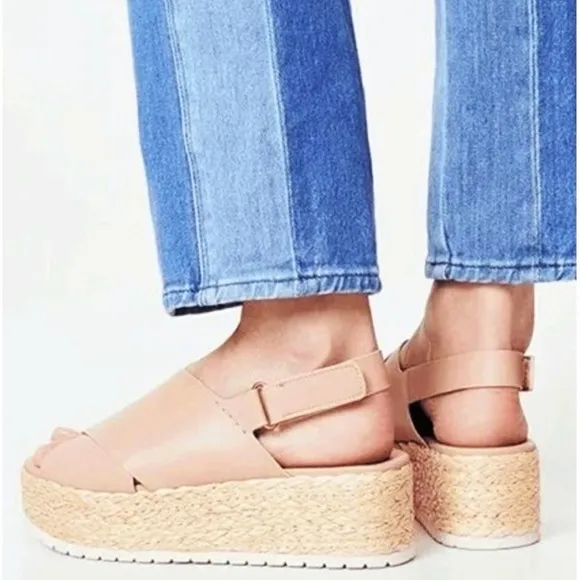 🆕{Vince } Jenaya B Chunky-Heel Leather Sandals