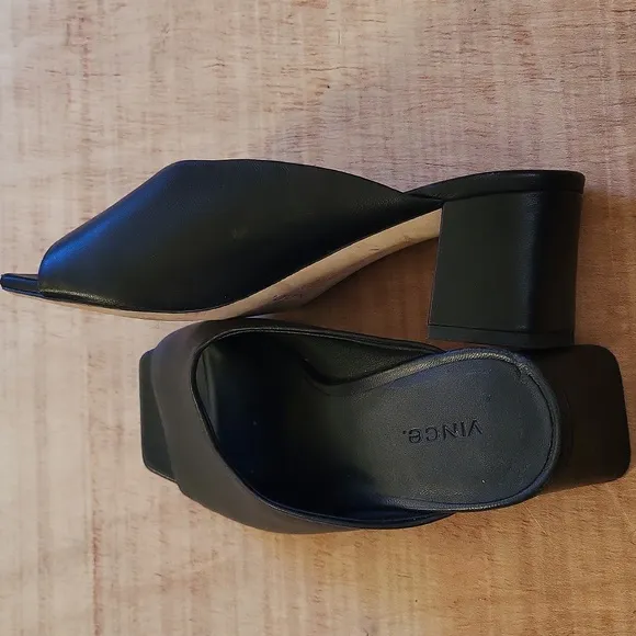 Vince leather Slip Sandals