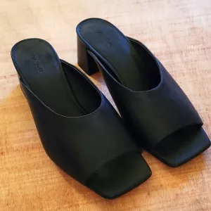 Vince leather Slip Sandals