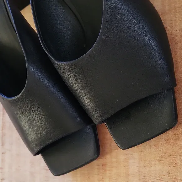 Vince leather Slip Sandals