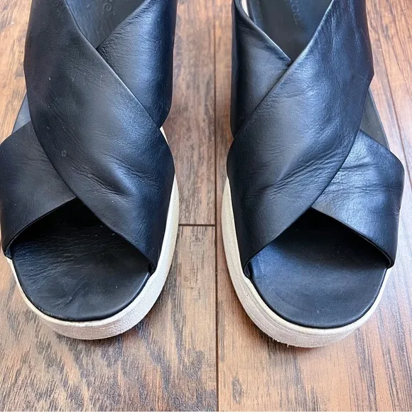 Vince • Weslan Leather Platform Sandals black criss cross straps flatform chunky