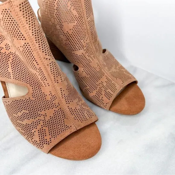Vince Camuto Leather Detailed Heeled Sandals - Dachelle