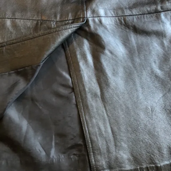 Vintage black midi leather skirt (Samuel Robert)