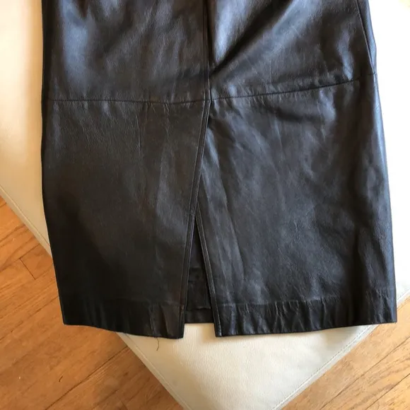 Vintage black midi leather skirt (Samuel Robert)