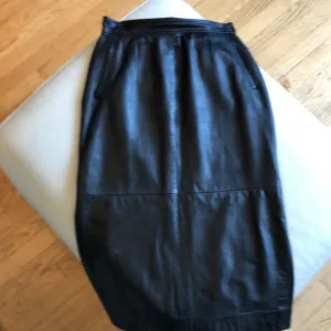 Vintage black midi leather skirt (Samuel Robert)
