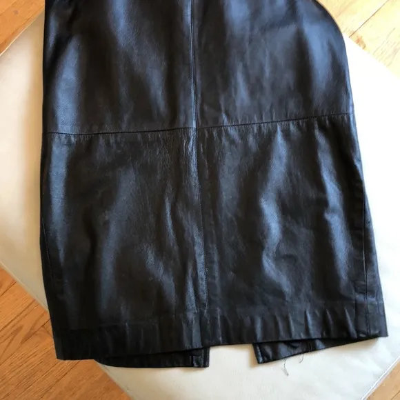 Vintage black midi leather skirt (Samuel Robert)