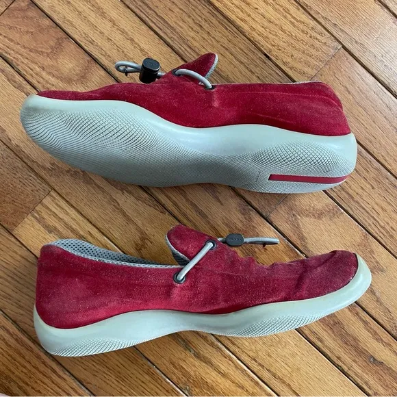 Vintage Prada Linea Rossa Red Suede Toggle Loafers – EU 39.5 (Unisex)