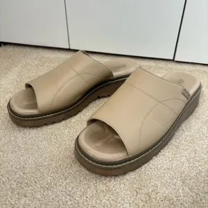 Vintage Skechers Y2K Tan Leather Platform Sandals Slip On Open Toe Slides 11 41