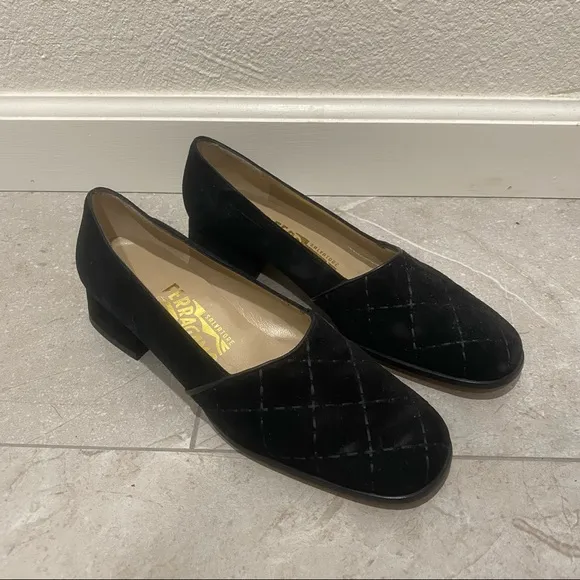 vintage suede black ferragamo loafers flats low heel size 6