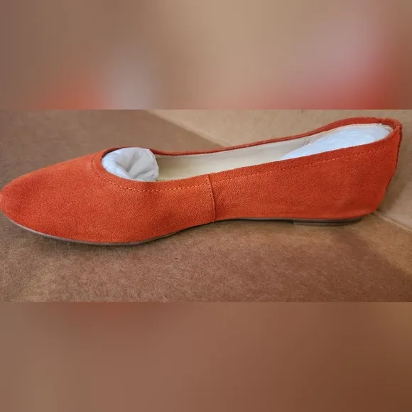 Violet &amp; Red suede flats Red-Orange Sz 8M NWOB